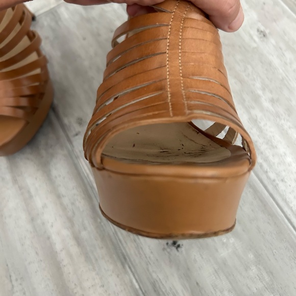 Vera Wang Lavendar Label Platform Heels (38 EU) - Picture 8 of 10